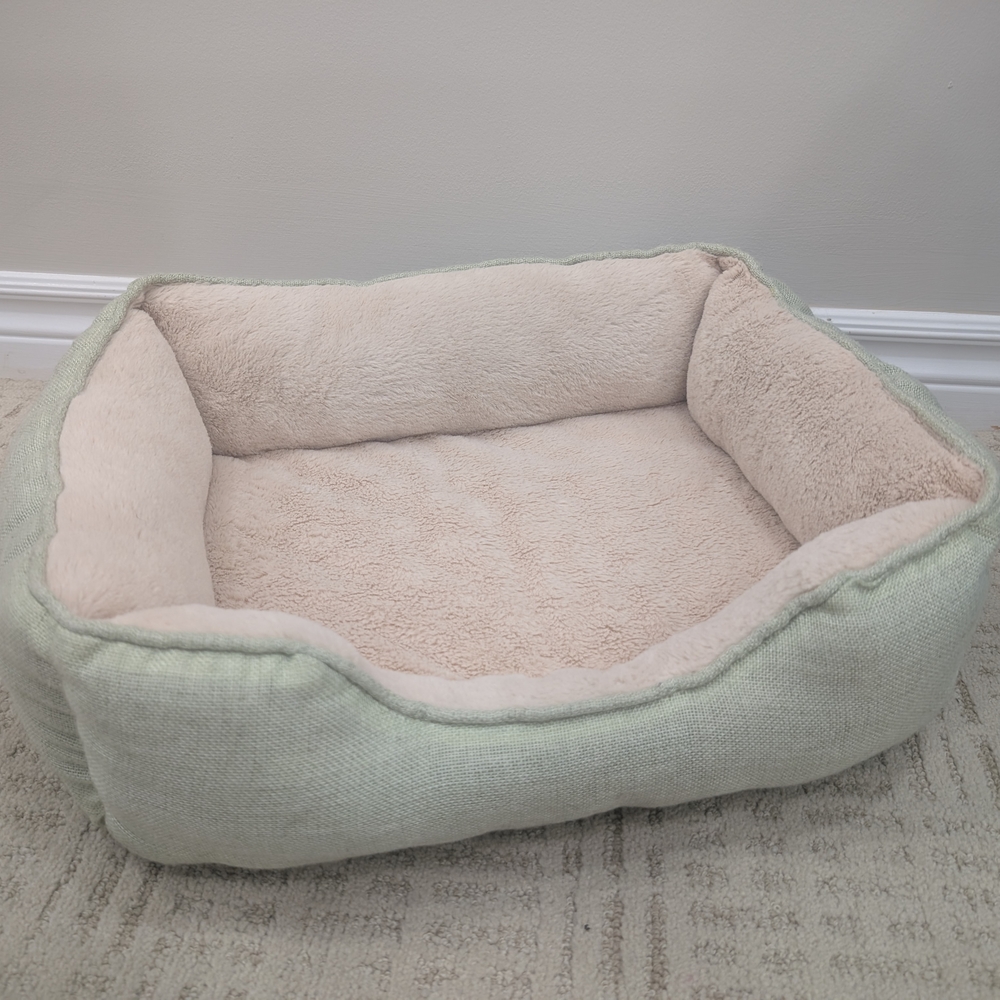 Cozy Cream and Green Pet Bed